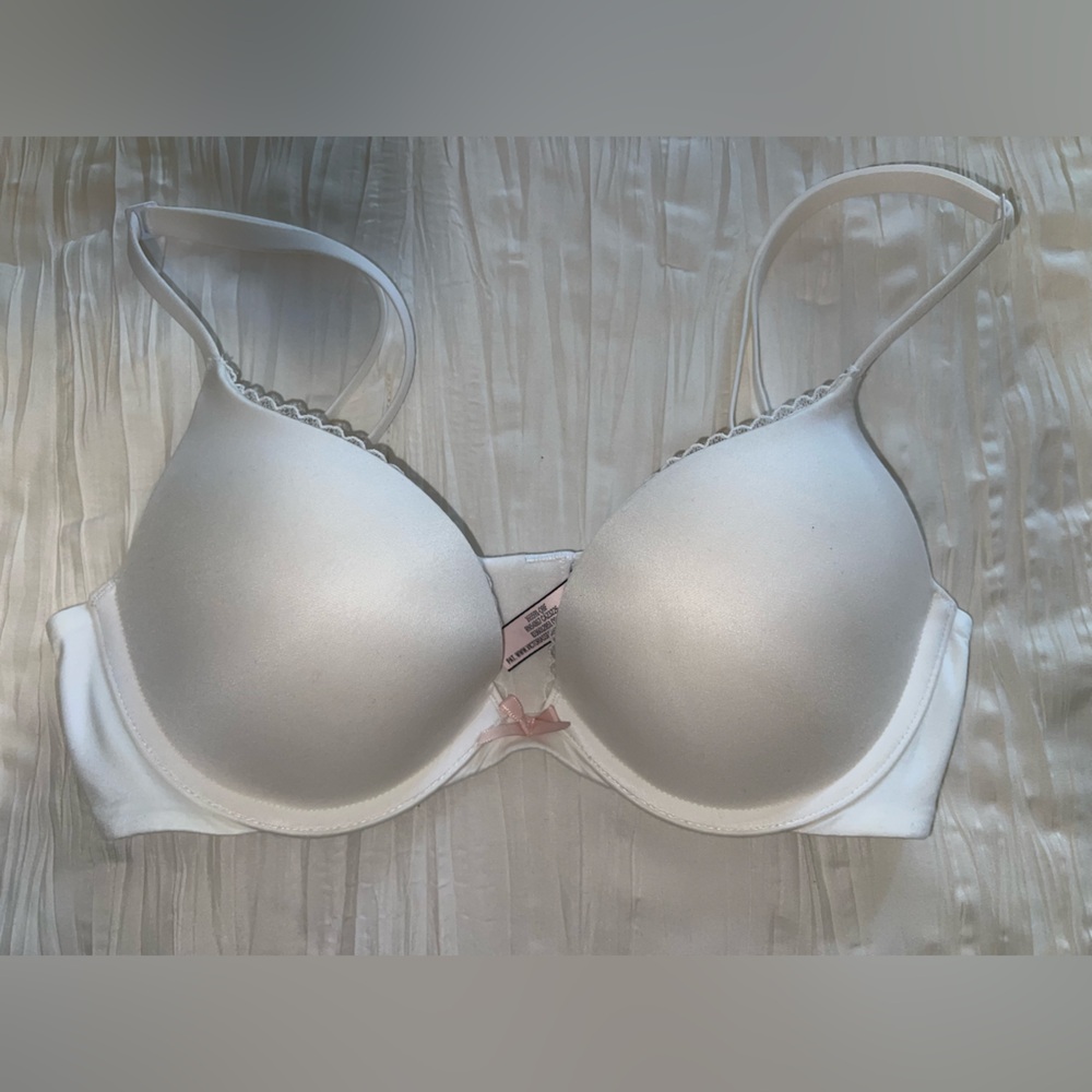 Victoria's Secret White Bra with Pink Accent